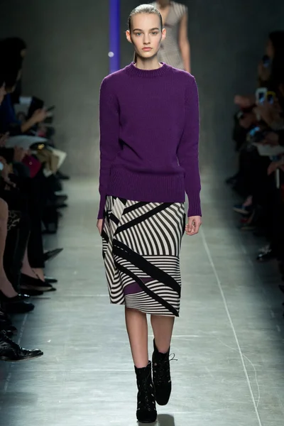 Look 16
